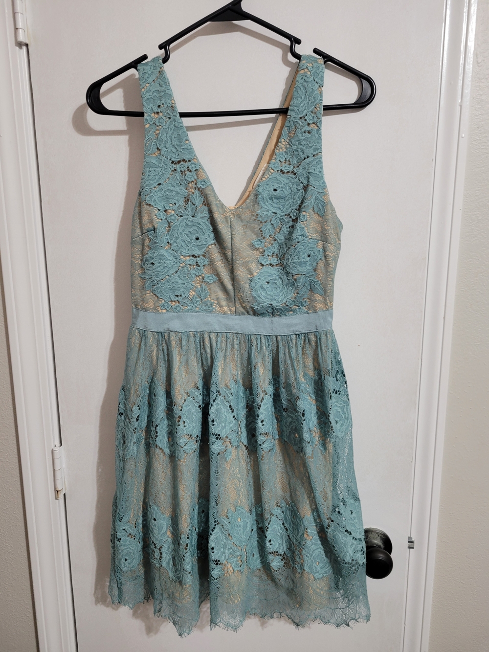 Francesca's Collections Seafoam Lace Midi Dress